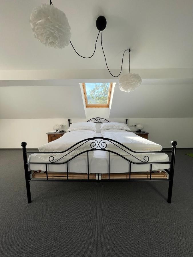 Stilvolle Wohnung Fuer 2-3 Personen - Mit Riesiger Dachterrasse Haigerloch Kültér fotó